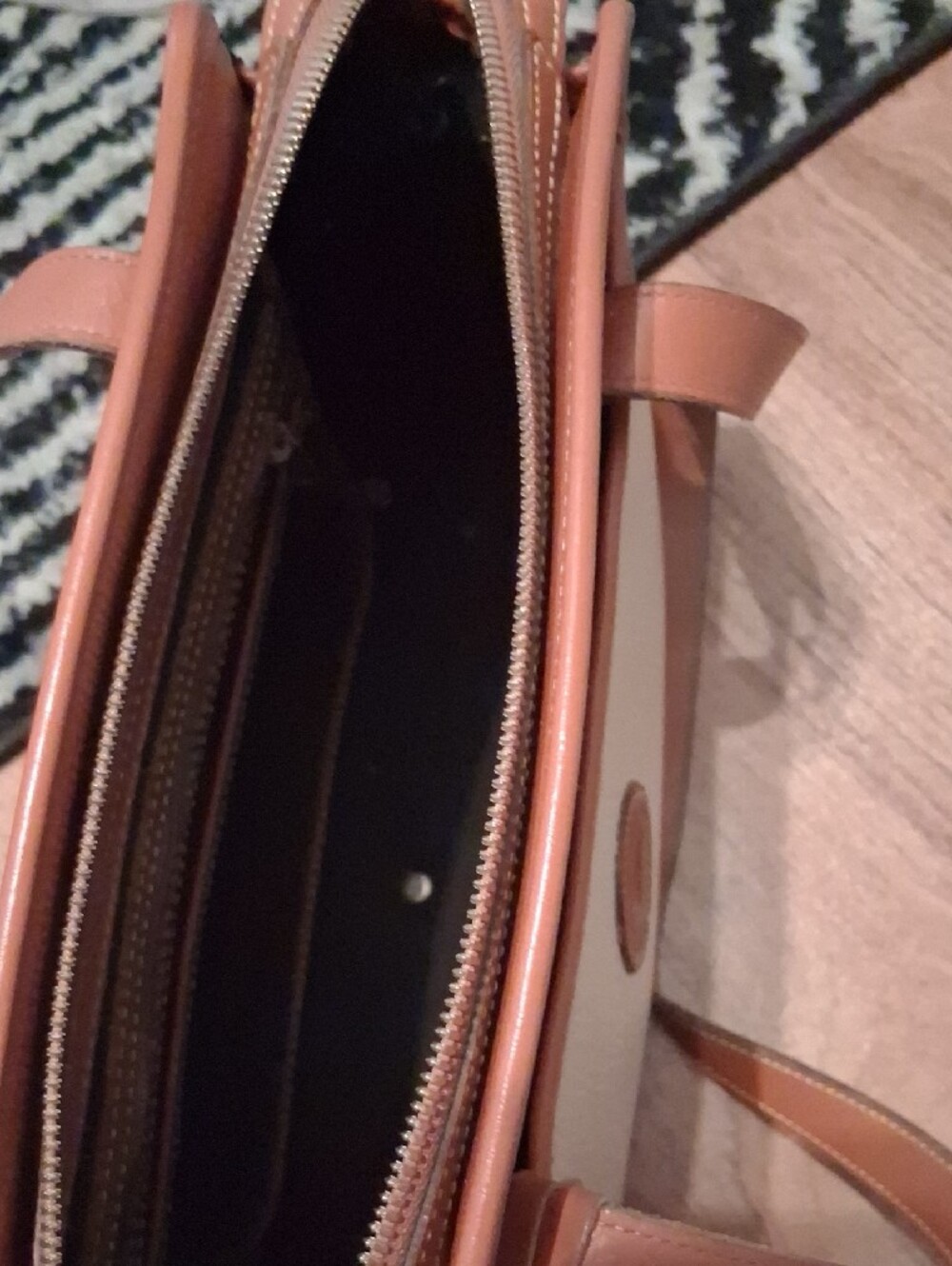 Exceptional Vintage AWL  Dooney & Bourke  Leather Satchel / Shoulder Bag ( GEM ) - Picture 8 of 15